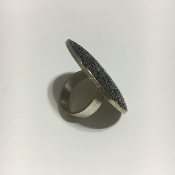 🌹3/$15 Silver Round Boho Ring, Size 7 - Picture 3 of 4